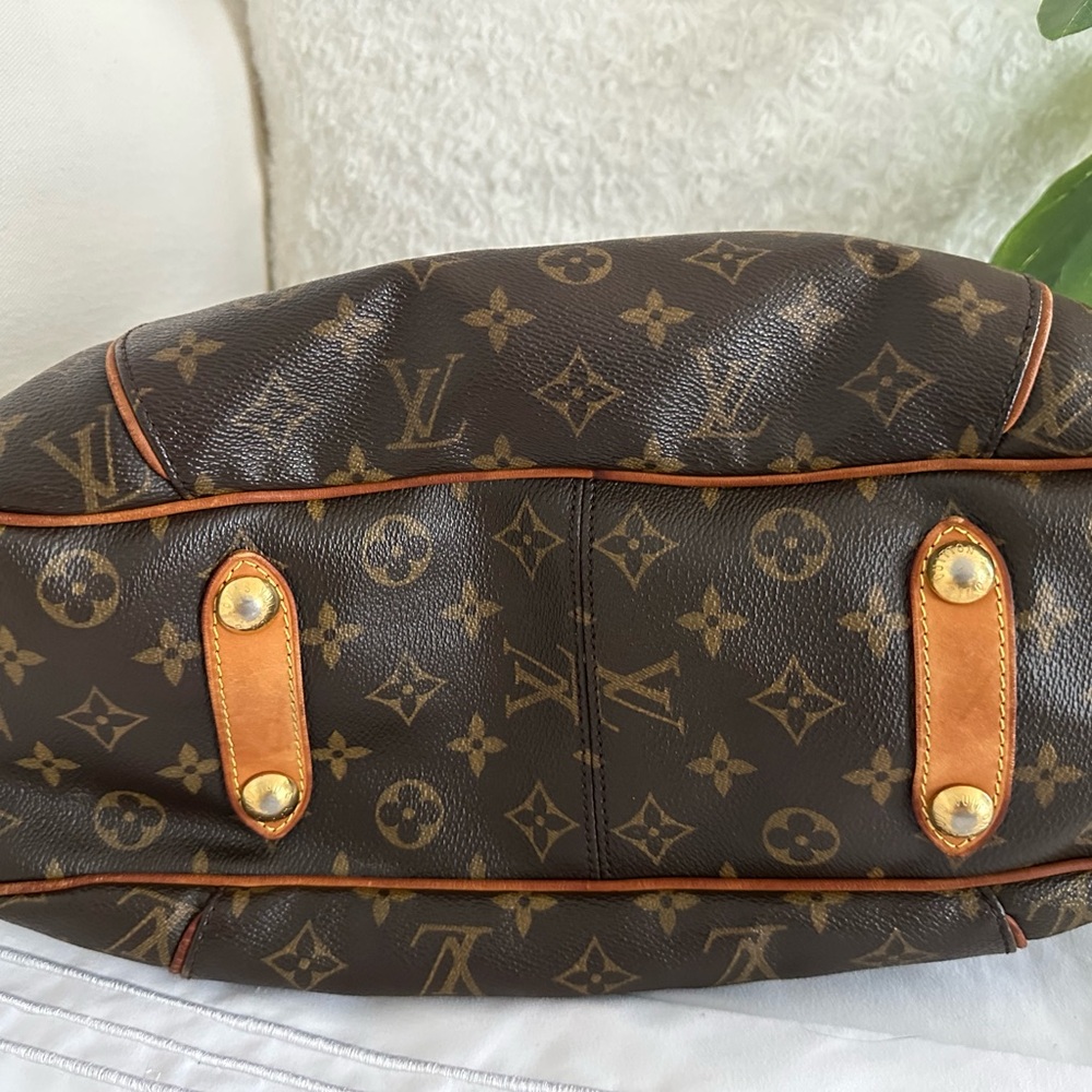 Louis Vuitton Monogram Canvas Hobo with Gold Hardware - Picture 7 of 16